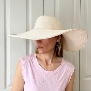 Elegant Off-White Wide-Brim Hat